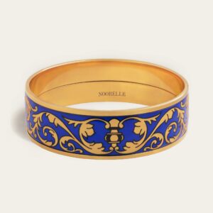 Elle Bangle